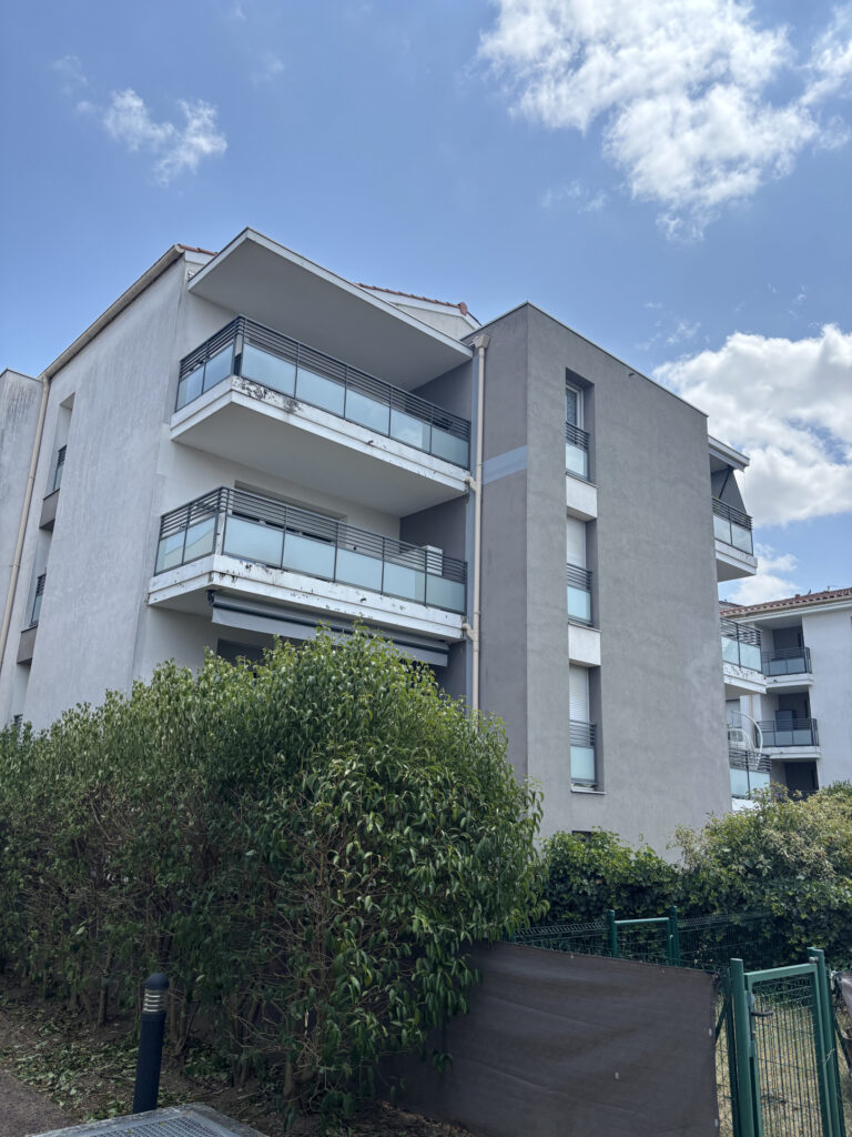 Photo du bien immobilier ancien Meyzieu Centre   T3 récent avec grand balcon et garage